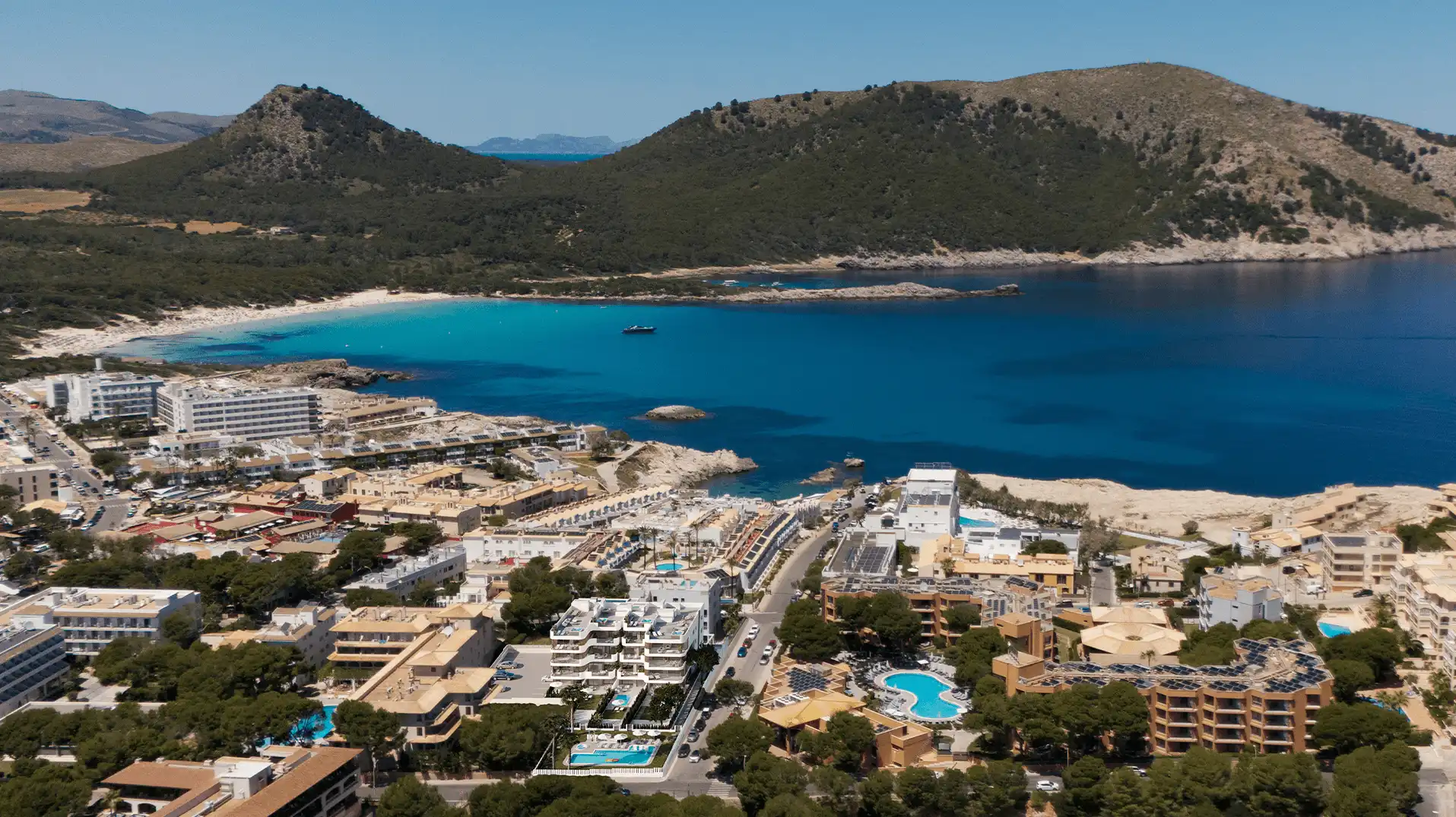 Apartment with pool for sale in Cala Ratjada