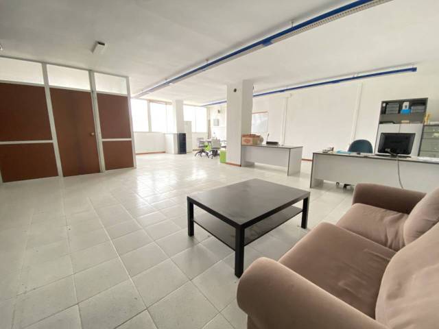 Oficina en Alquiler en Riereta, 31 en Centre