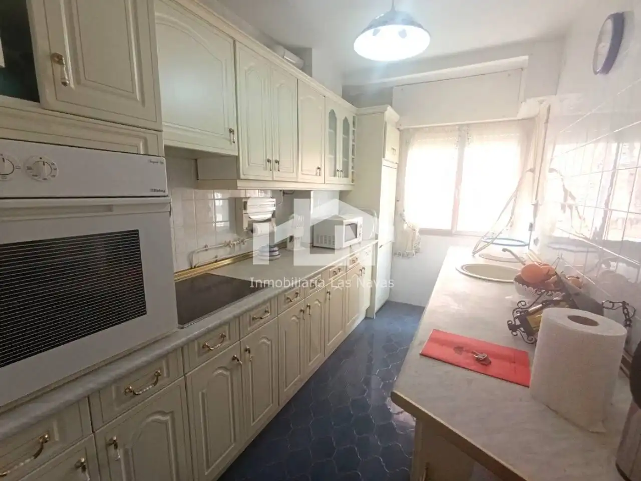 Cocina de Piso en venta en Las Navas del Marqués  con Calefacción, Terraza y Balcón