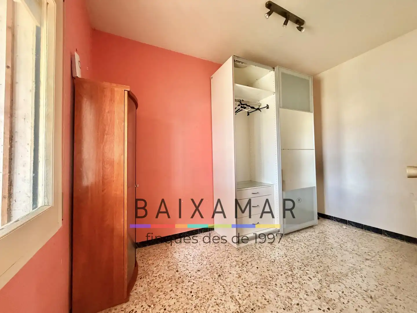 Dormitori de Casa o xalet en venda en Cubelles amb Calefacció, Jardí privat i Forn