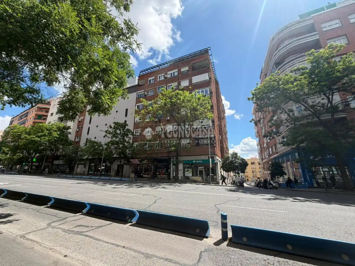 Vista exterior de Piso en venta en Madrid con Aire acondicionado y Parquet