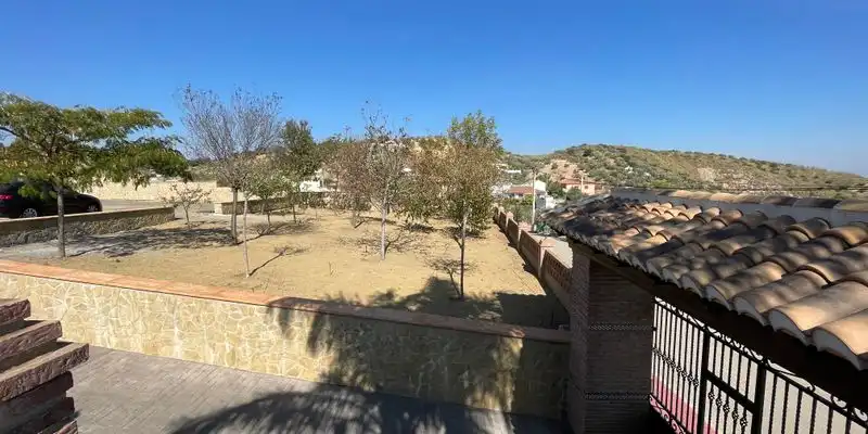 Casa o xalet en venda en Loja amb Aire condicionat, Jardí privat i Terrassa