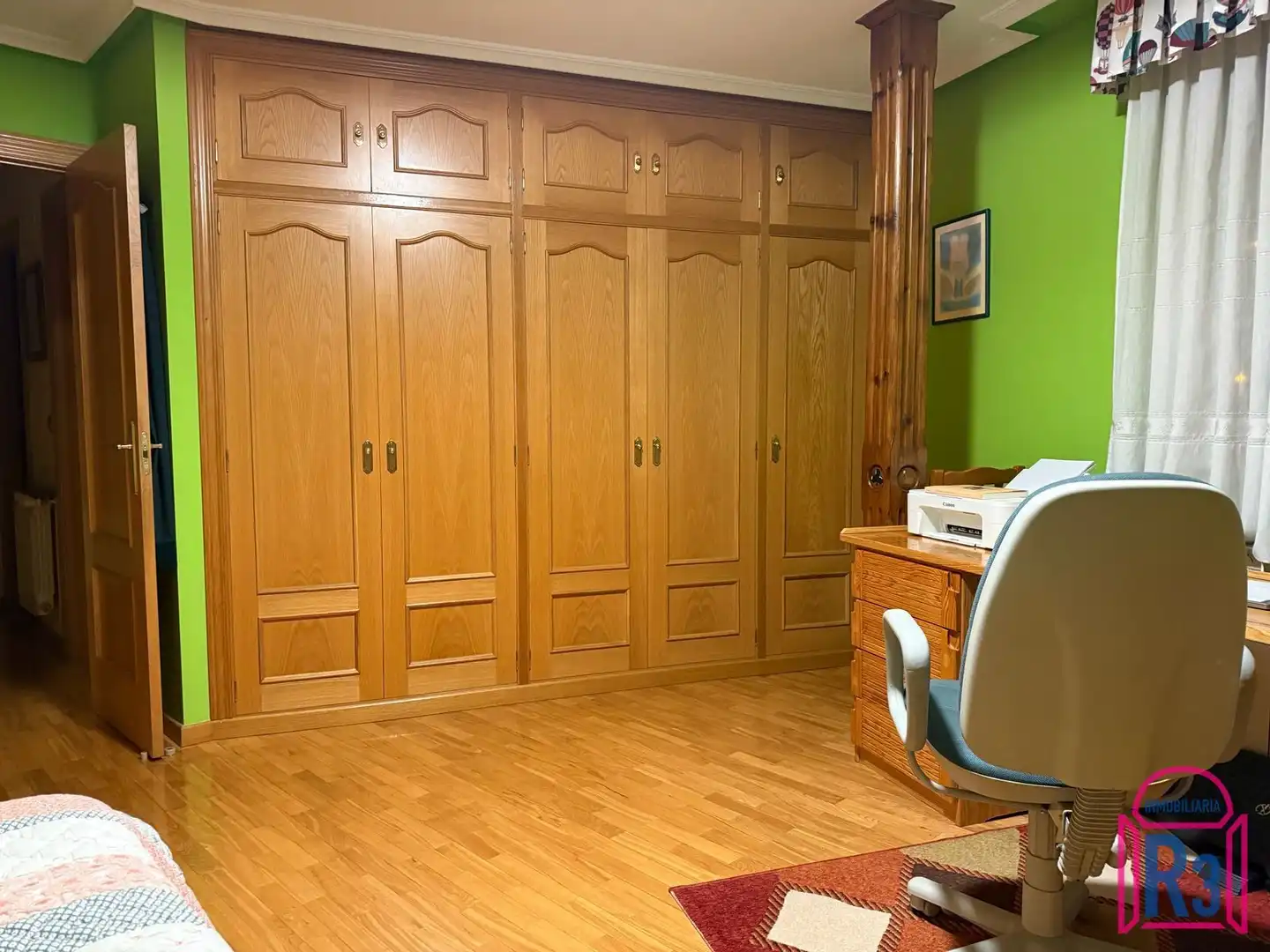 Habitación de Casa adosada en venta en San Andrés del Rabanedo con Calefacción y Amueblado