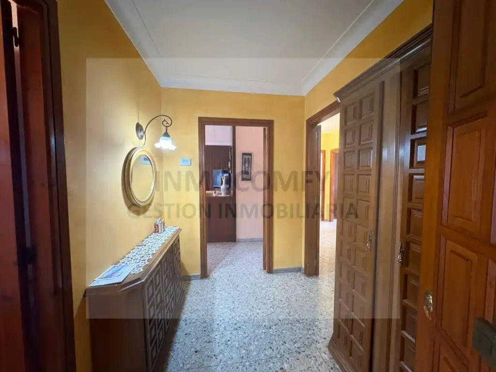 Piso con ascensor en venta en La Bisbal d'Empordà, imagen 4