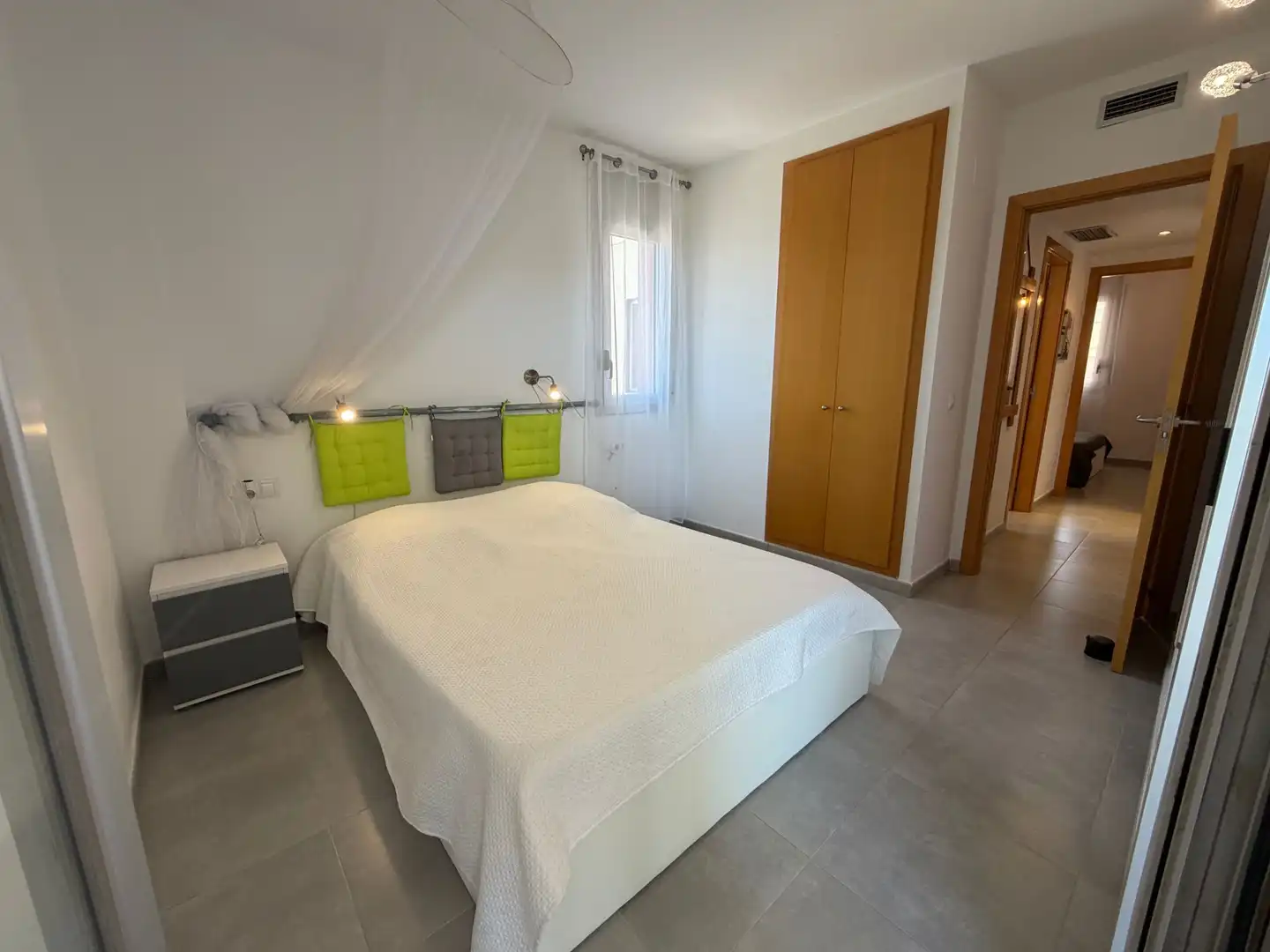 Habitación de Apartamento en venta en Roses con Aire acondicionado, Calefacción y Terraza