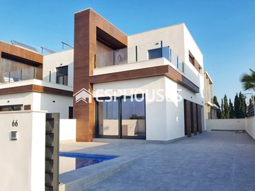 Maison mitoyenne avec balcon à vendre à Daya Nueva