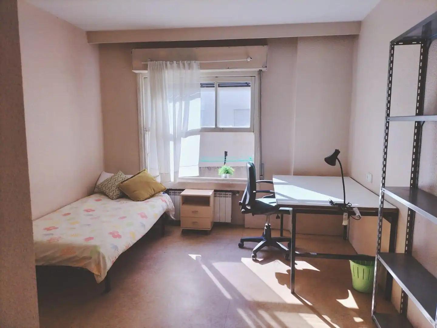 Bedroom of Flat for rent in Salamanca  with Heating, Furnished and Balcony