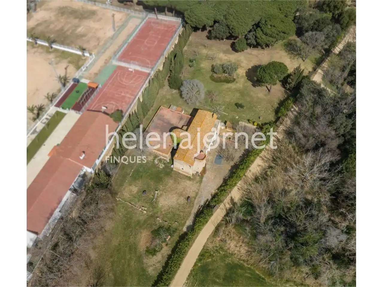 Country house zum Verkauf in Castell d'Aro, Platja d'Aro i s'Agaró mit Privatgarten