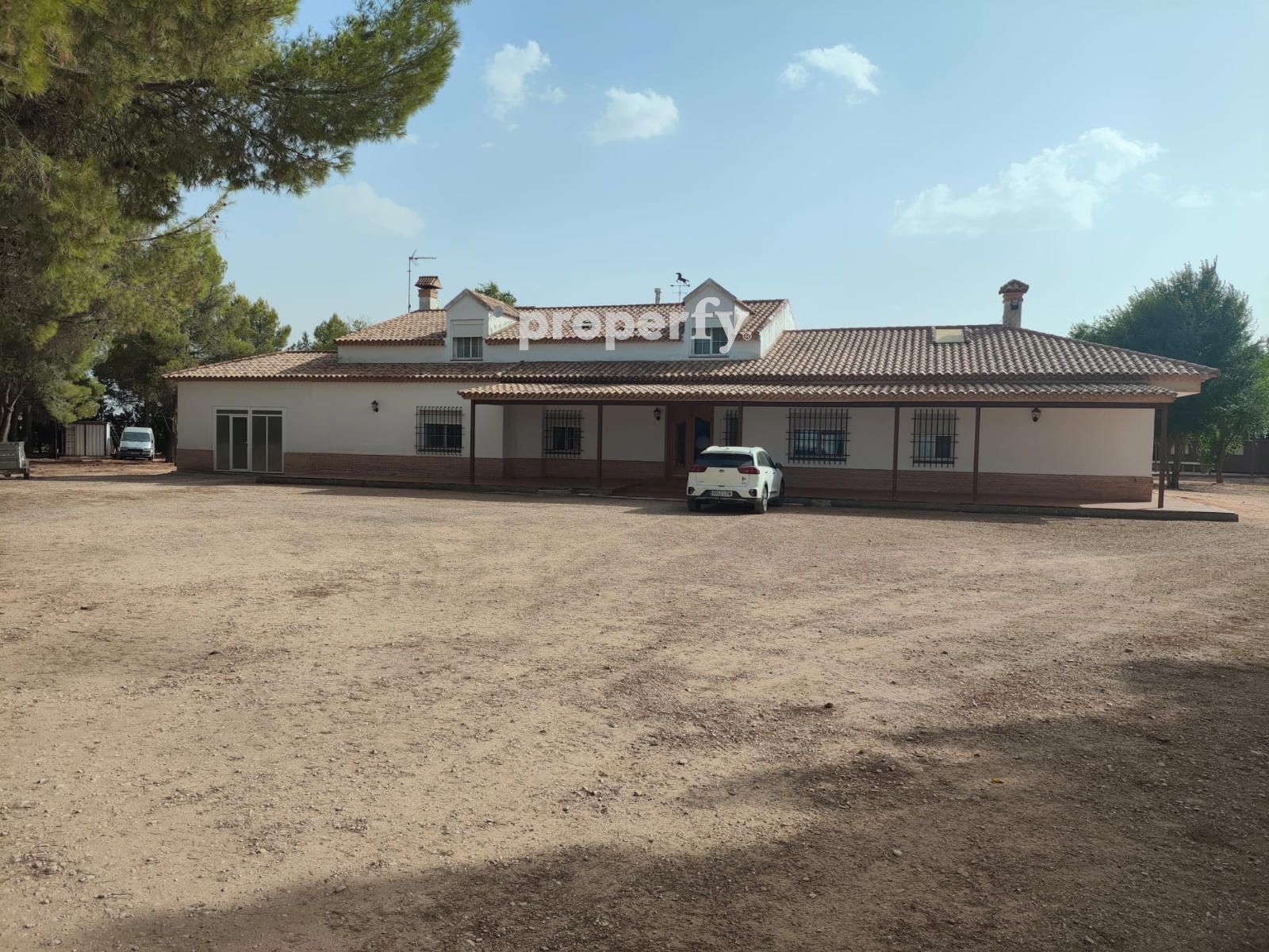 Vista exterior de Casa o xalet en venda en Pedro Muñoz amb Aire condicionat, Calefacció i Piscina