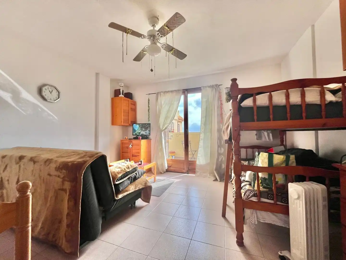 Habitación de Estudio en venta en Torrevieja con Balcón y Piscina comunitaria