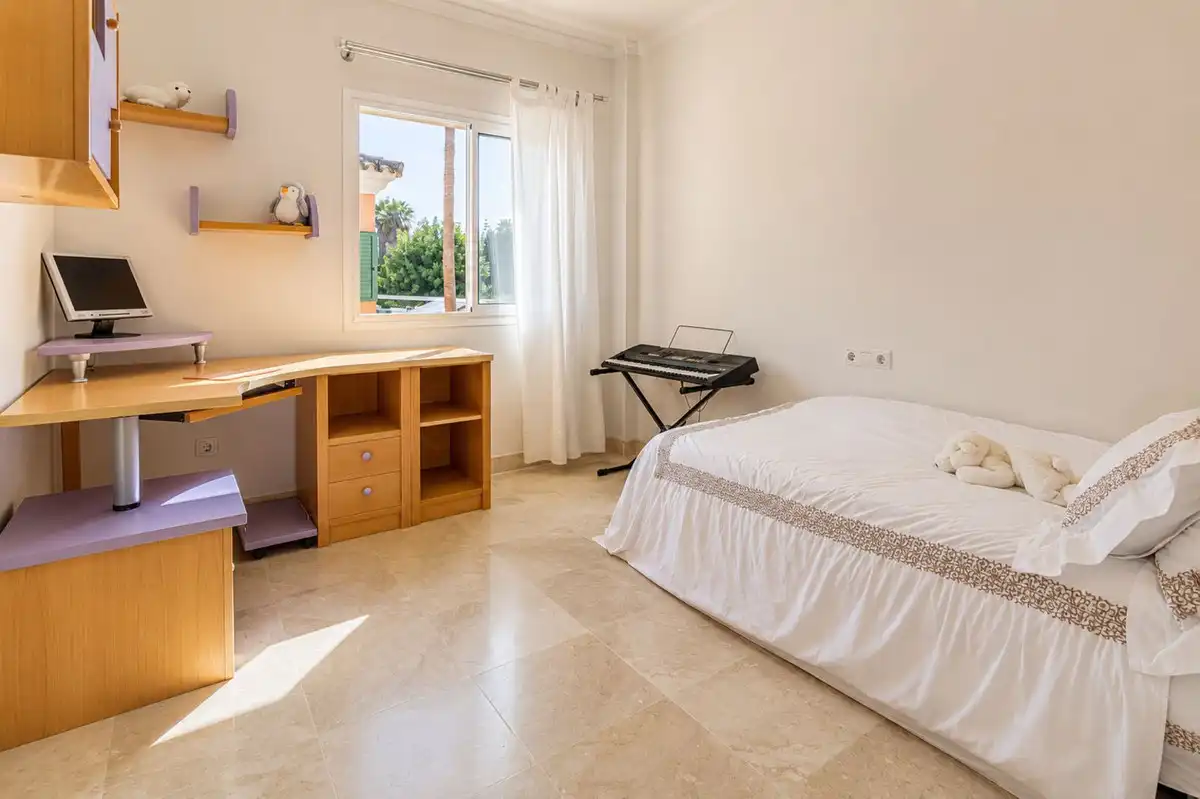 Terraced house with pool for sale in La Alcaidesa, imagen 27