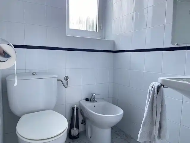 Bany de Casa o xalet en venda en Laguna de Duero amb Aire condicionat, Moblat i Forn