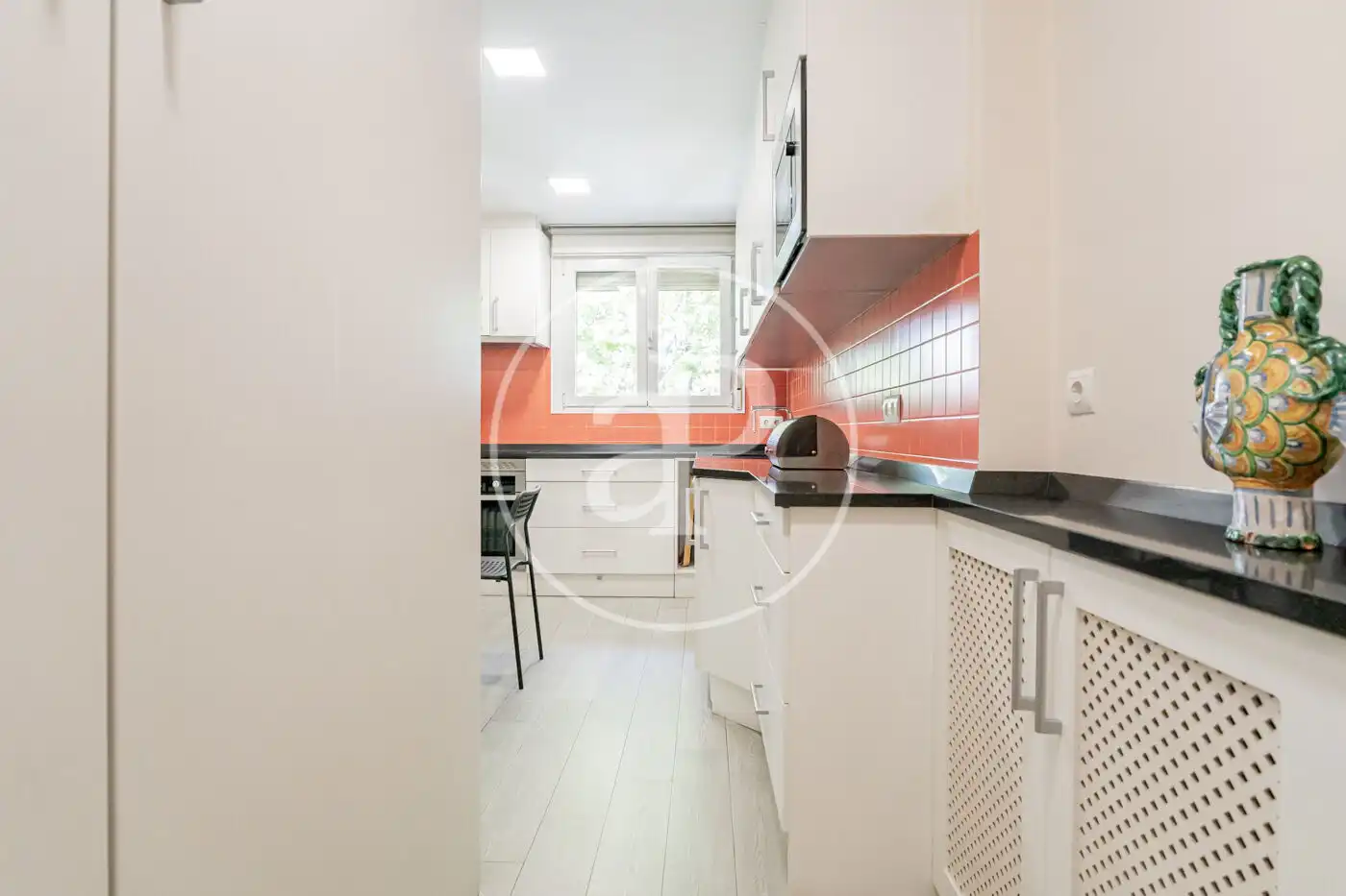 Küche von Wohnung zum Verkauf in Madrid mit Klimaanlage, Heizung und Privatgarten