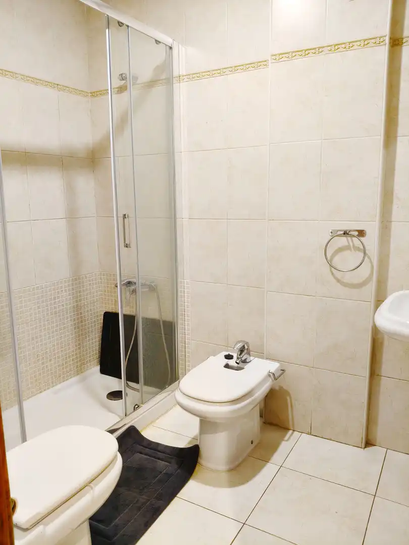 Bany de Pis de lloguer en Las Palmas de Gran Canaria amb Terrassa i Moblat