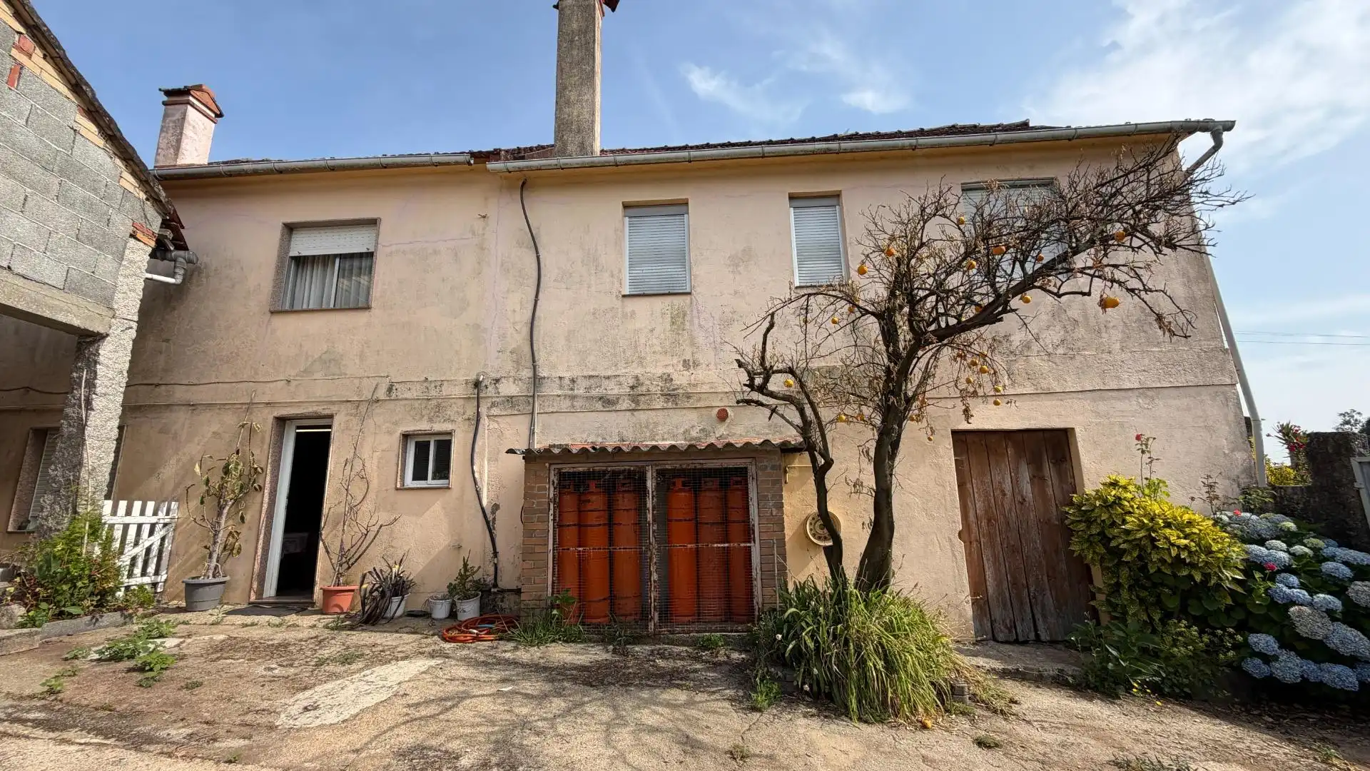 Vista exterior de Casa o xalet en venda en Salceda de Caselas amb Calefacció, Traster i Moblat