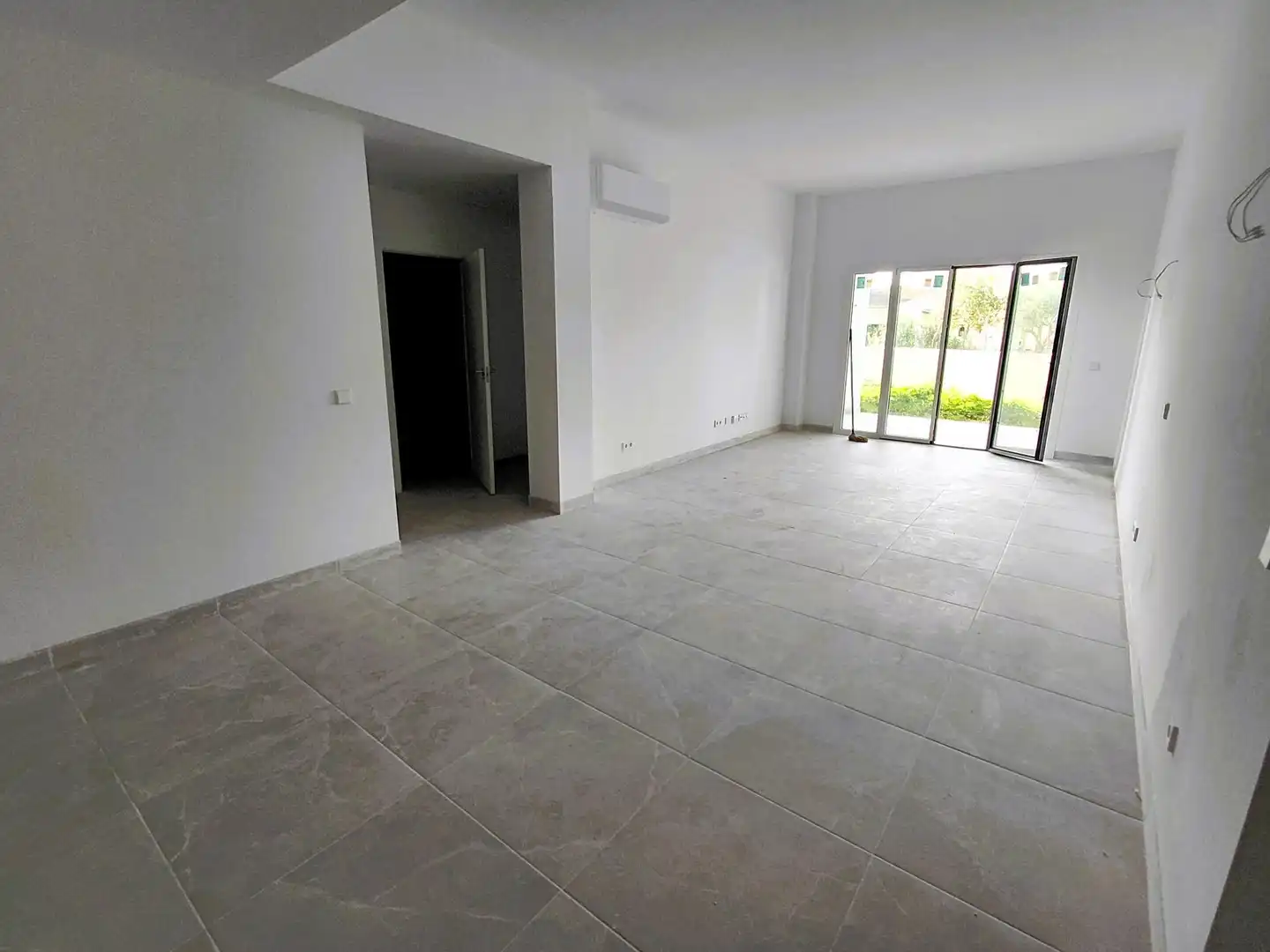 Bajo con jardín en venta en Calle Pintor Miquel Vives, imagen 5
