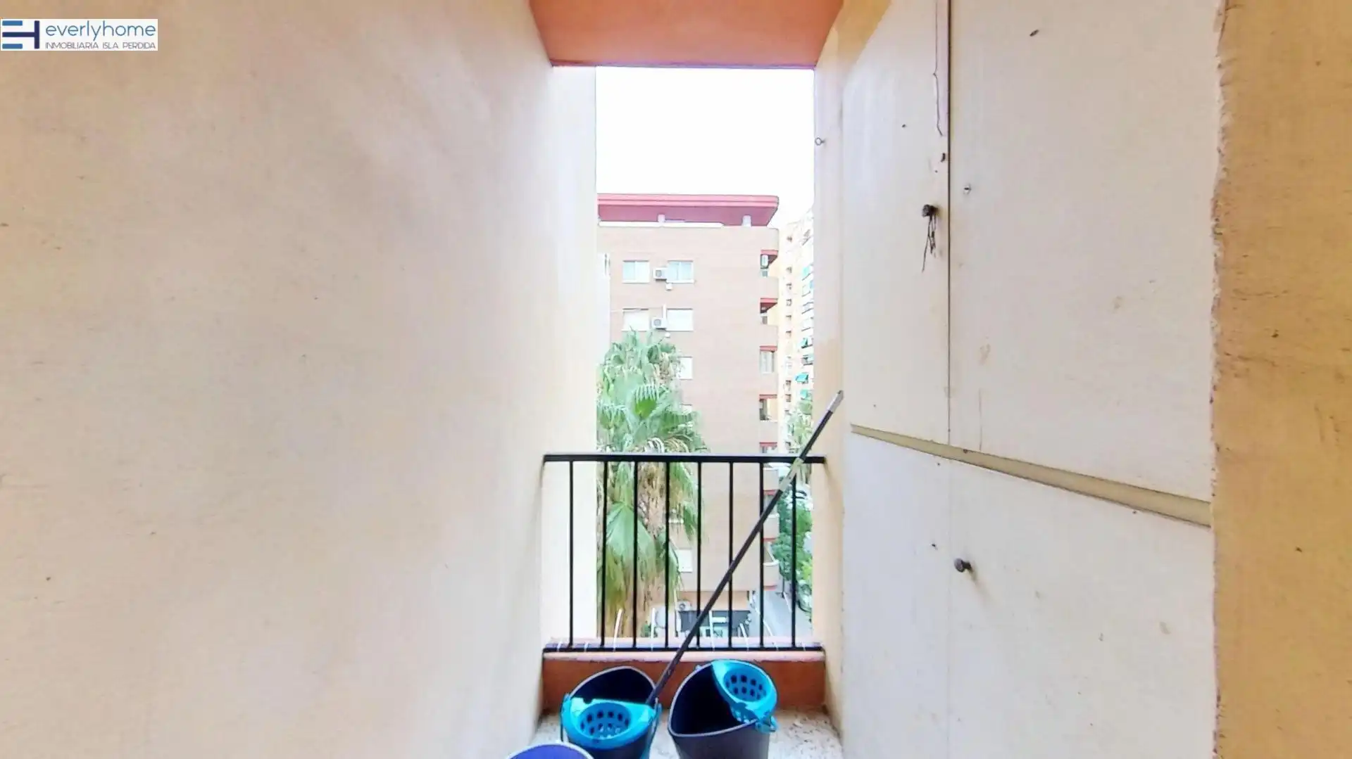 Balcony of Flat for sale in Valencia  with Furnished and Balcony