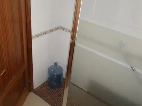 Baño de Piso de alquiler en Vigo  con Calefacción, Parquet y Amueblado