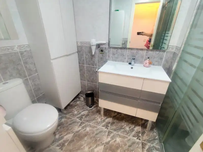 Baño de Apartamento en venta en Cullera con Terraza, Trastero y Horno