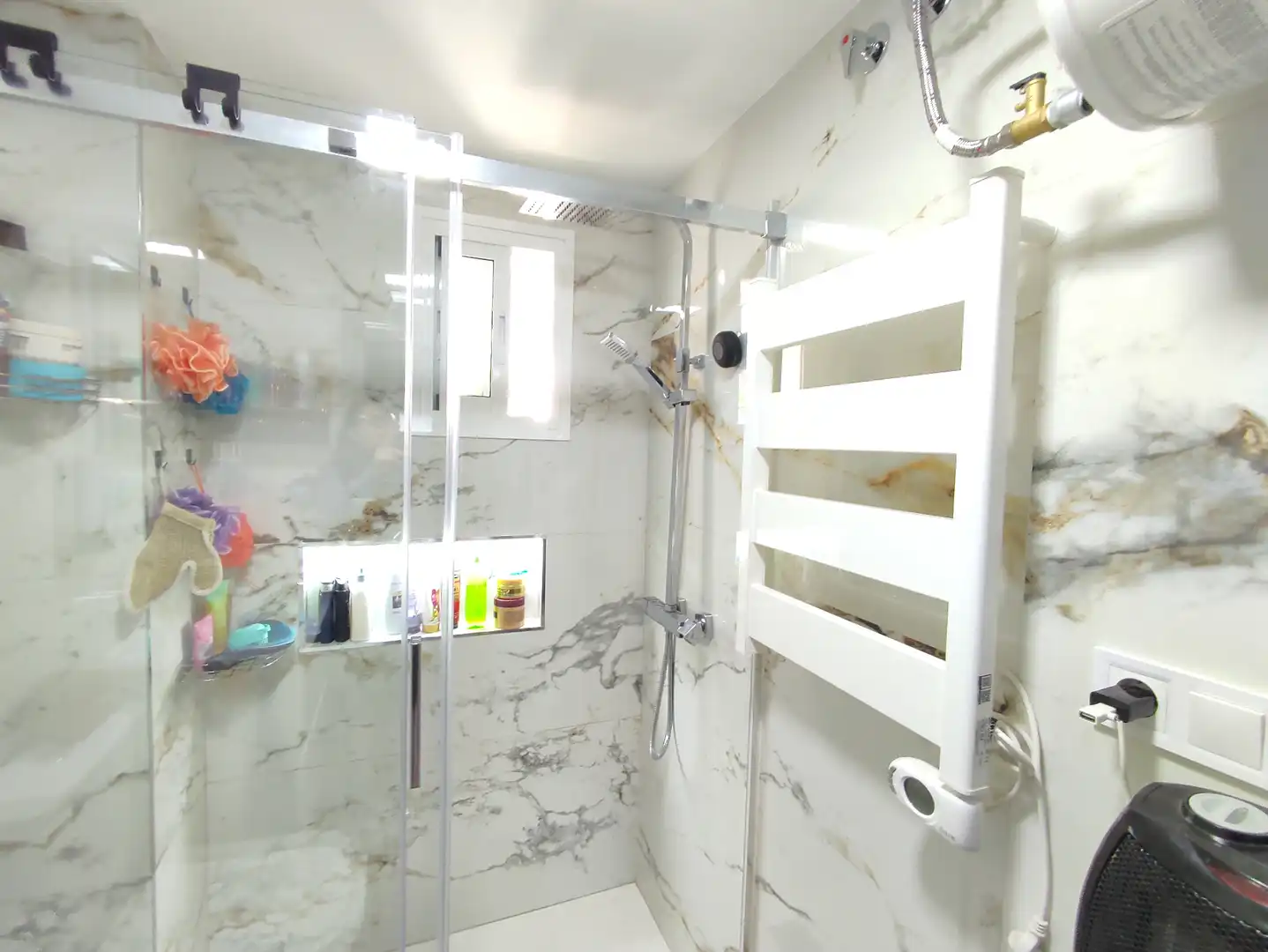 Baño de Piso en venta en Torremolinos con Aire acondicionado, Amueblado y Horno