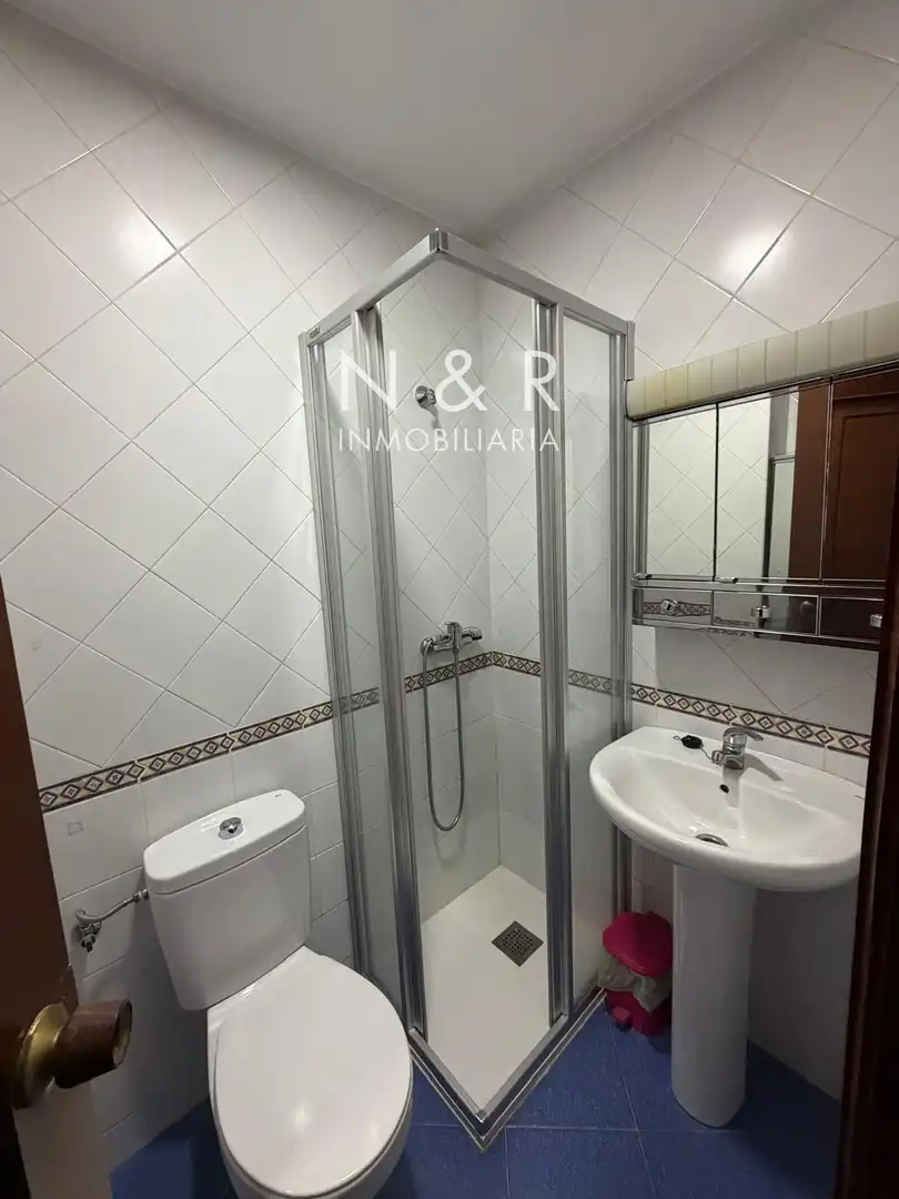 Baño de Piso de alquiler en Santiago de Compostela  con Calefacción