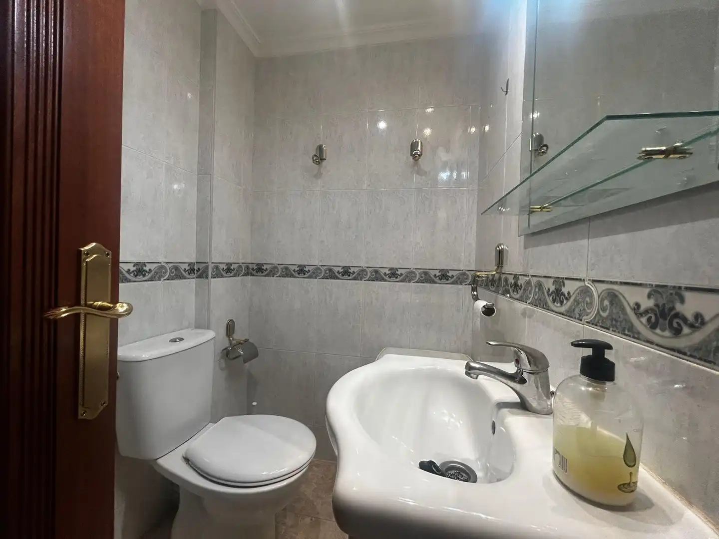Bathroom of Flat for sale in Córdoba  with Air Conditioner