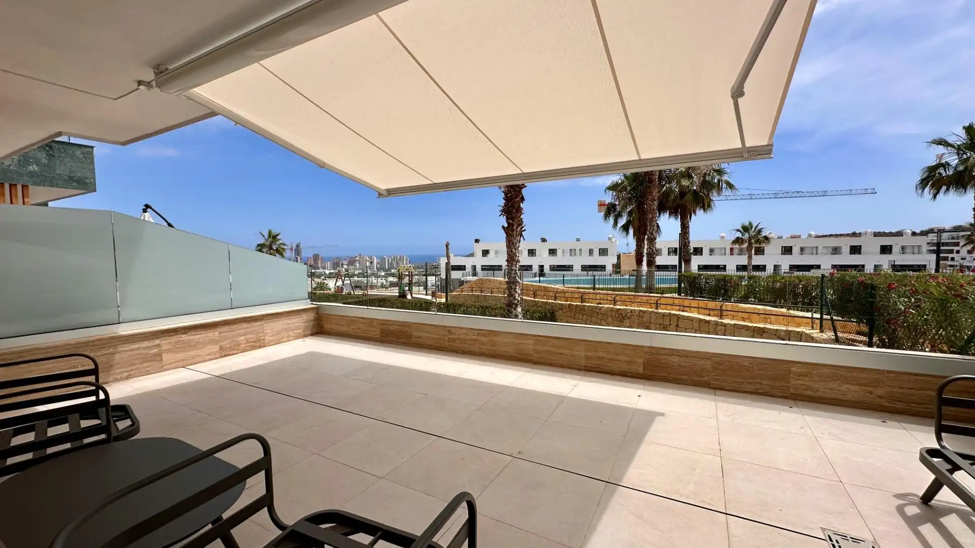 Terraza de Dúplex de alquiler en Finestrat con Aire acondicionado, Calefacción y Jardín privado