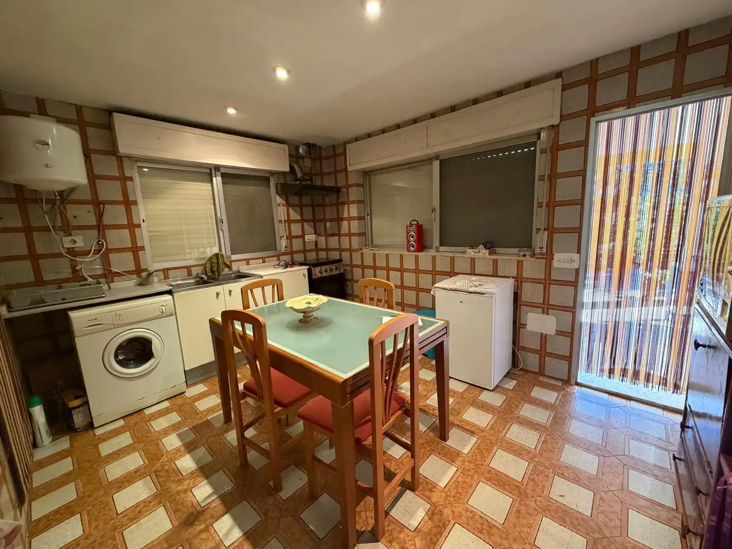 Küche von Einfamilien-Reihenhaus zum Verkauf in Olocau mit Privatgarten, Terrasse und Schwimmbad