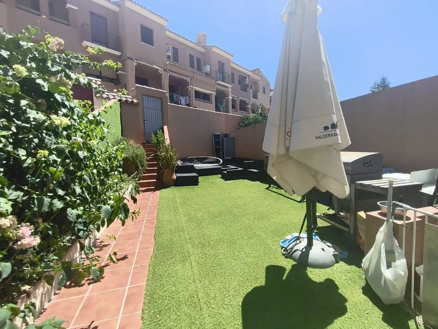 Terrace of Detached homes for sale in La Línea de la Concepción  with Air Conditioner, Private garden and Balcony