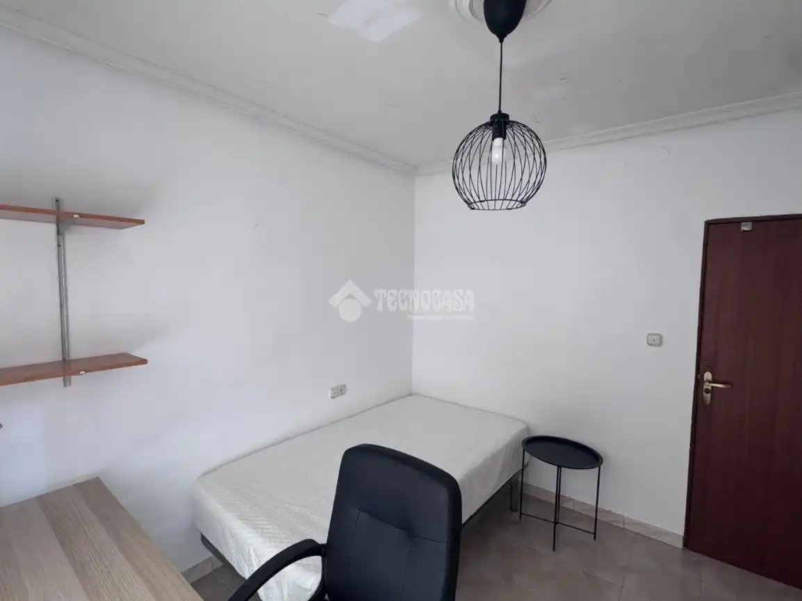 Habitación de Piso en venta en León Capital  con Calefacción