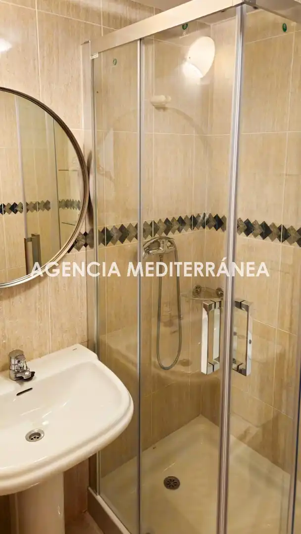 Bany de Àtic de lloguer en Burjassot amb Aire condicionat, Calefacció i Terrassa