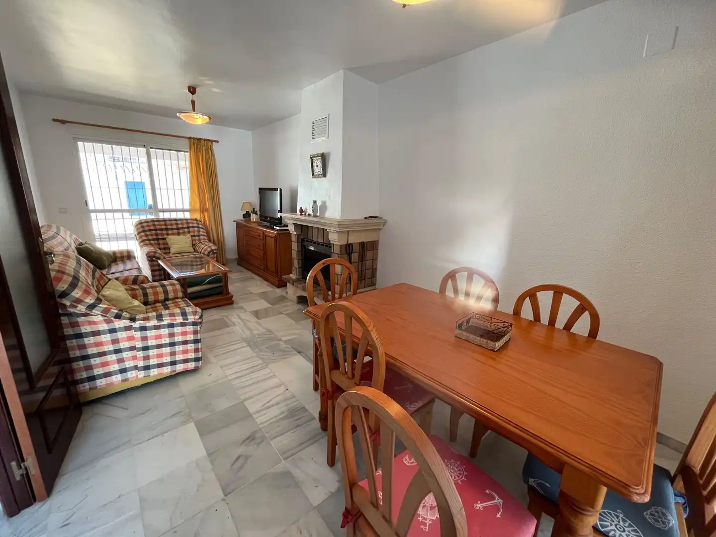 Esszimmer von Maisonette zum Verkauf in Chipiona mit Privatgarten, Terrasse und Möbliert