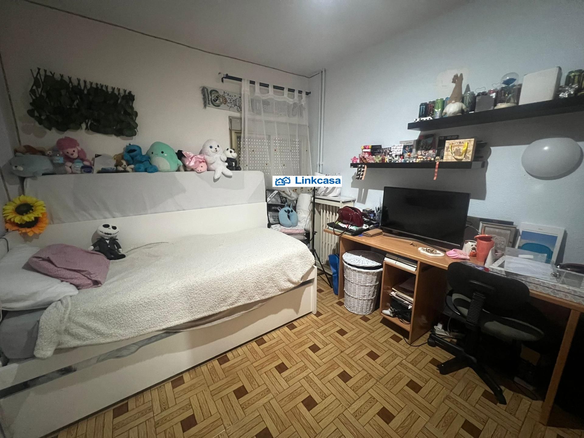 Habitación de Piso en venta en  Madrid Capital con Aire acondicionado y Calefacción