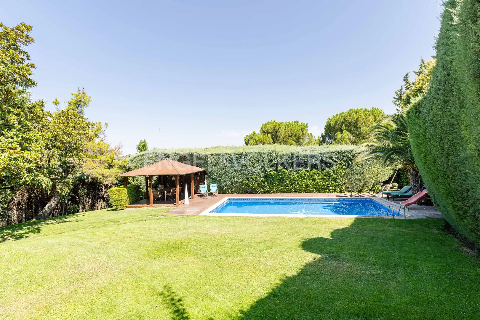 Jardí de Casa o xalet en venda en Majadahonda amb Aire condicionat, Calefacció i Jardí privat