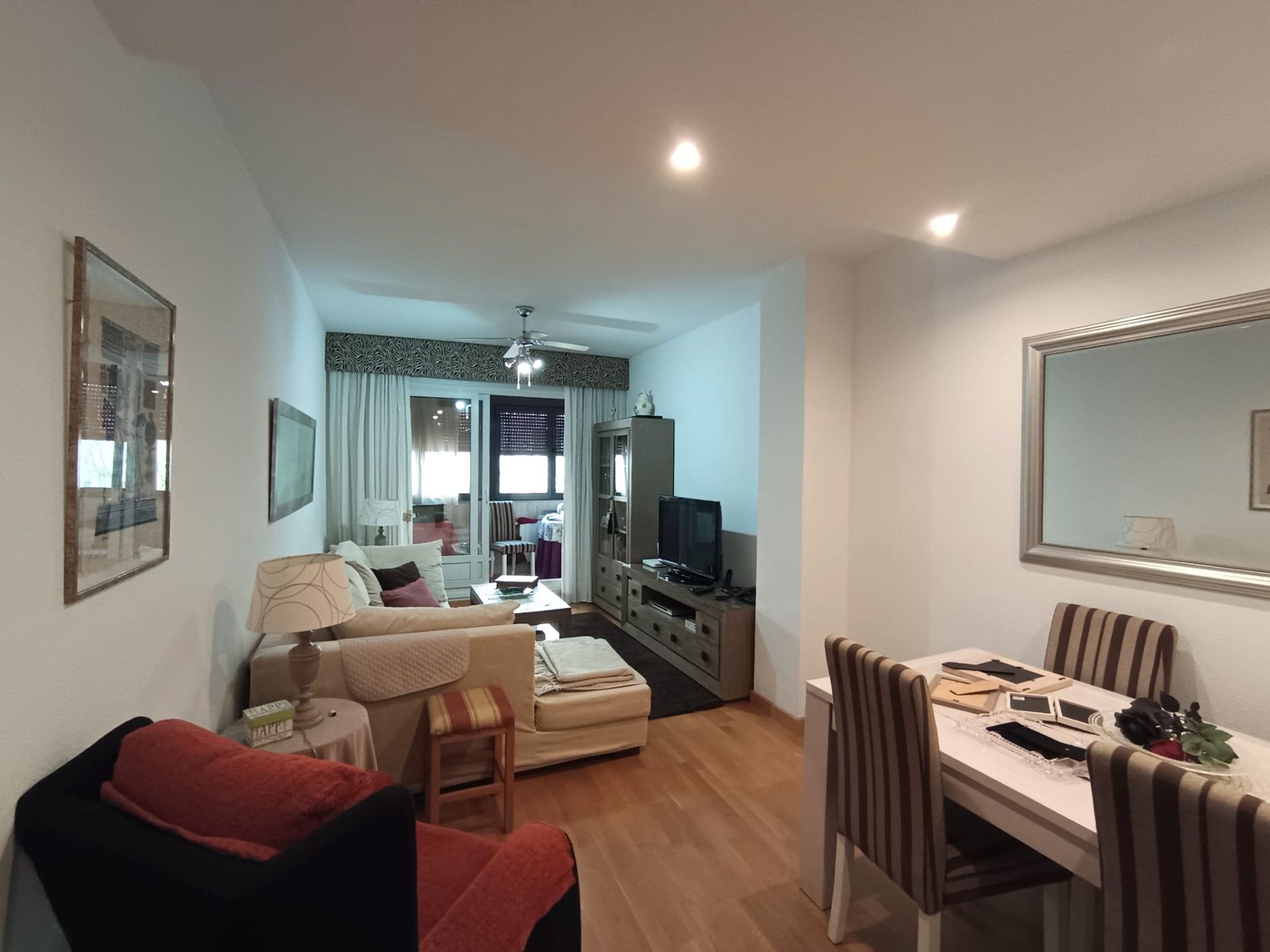 Sala de estar de Piso de alquiler en Rivas-Vaciamadrid con Calefacción, Jardín privado y Parquet