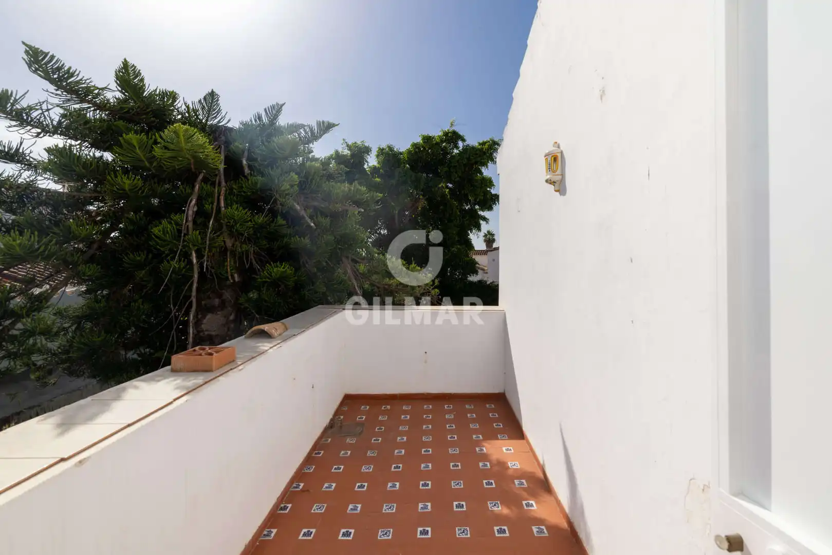 Vista exterior de Casa o xalet en venda en Estepona amb Jardí privat