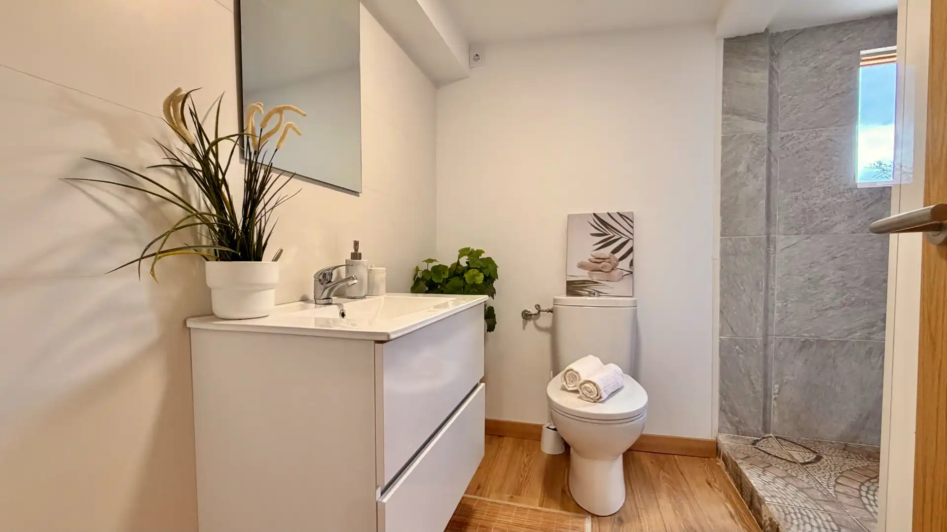 Badezimmer von Haus oder Chalet zum Verkauf in Tarragona mit Heizung, Privatgarten und Parkett