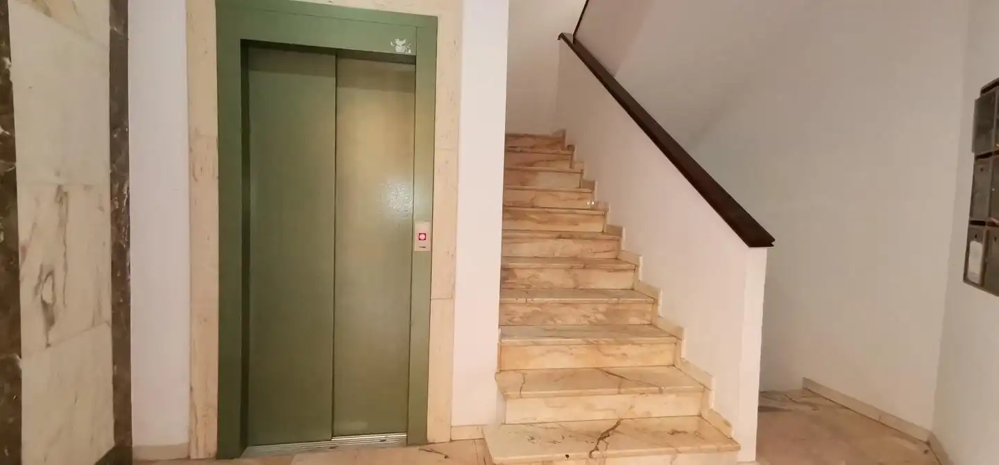 Büro zum Verkauf in Linares