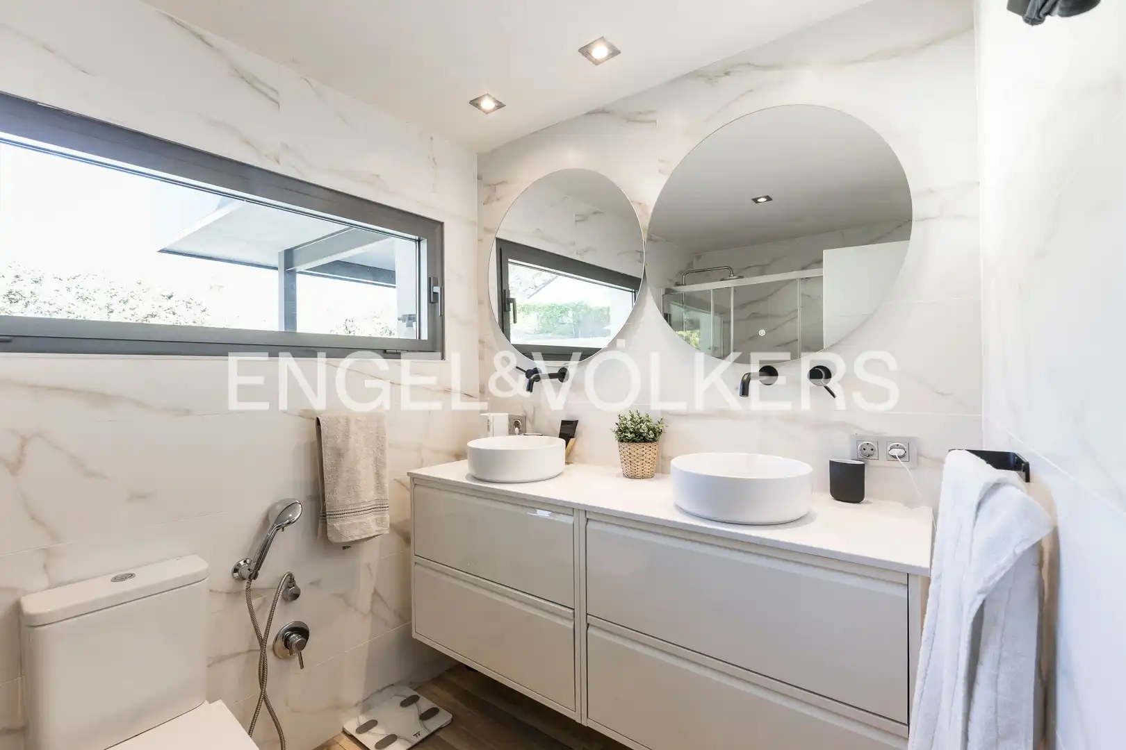 Baño de Casa o chalet en venta en Paracuellos de Jarama con Aire acondicionado, Calefacción y Jardín privado