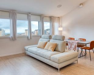 Living room of Attic to rent in  Barcelona Capital  with Air Conditioner, Heating and Parquet flooring