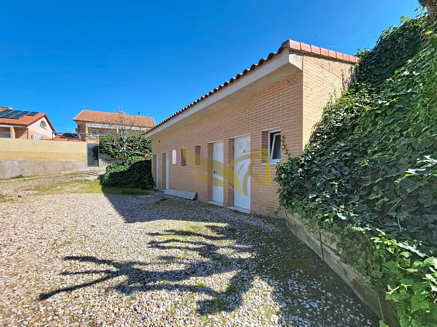Vista exterior de Casa adosada en venta en Aranjuez con Aire acondicionado, Calefacción y Jardín privado