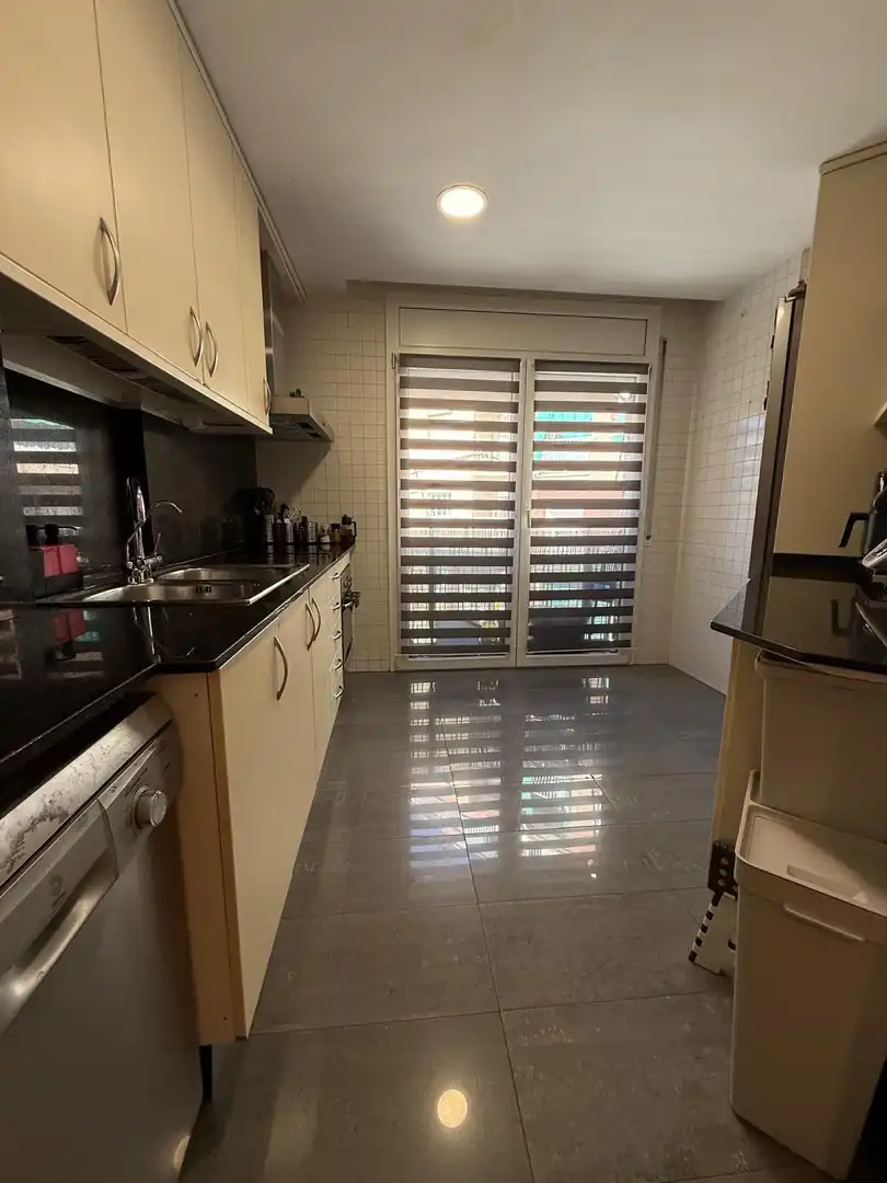 Küche von Maisonette zum Verkauf in L'Hospitalet de Llobregat mit Klimaanlage, Heizung und Parkett