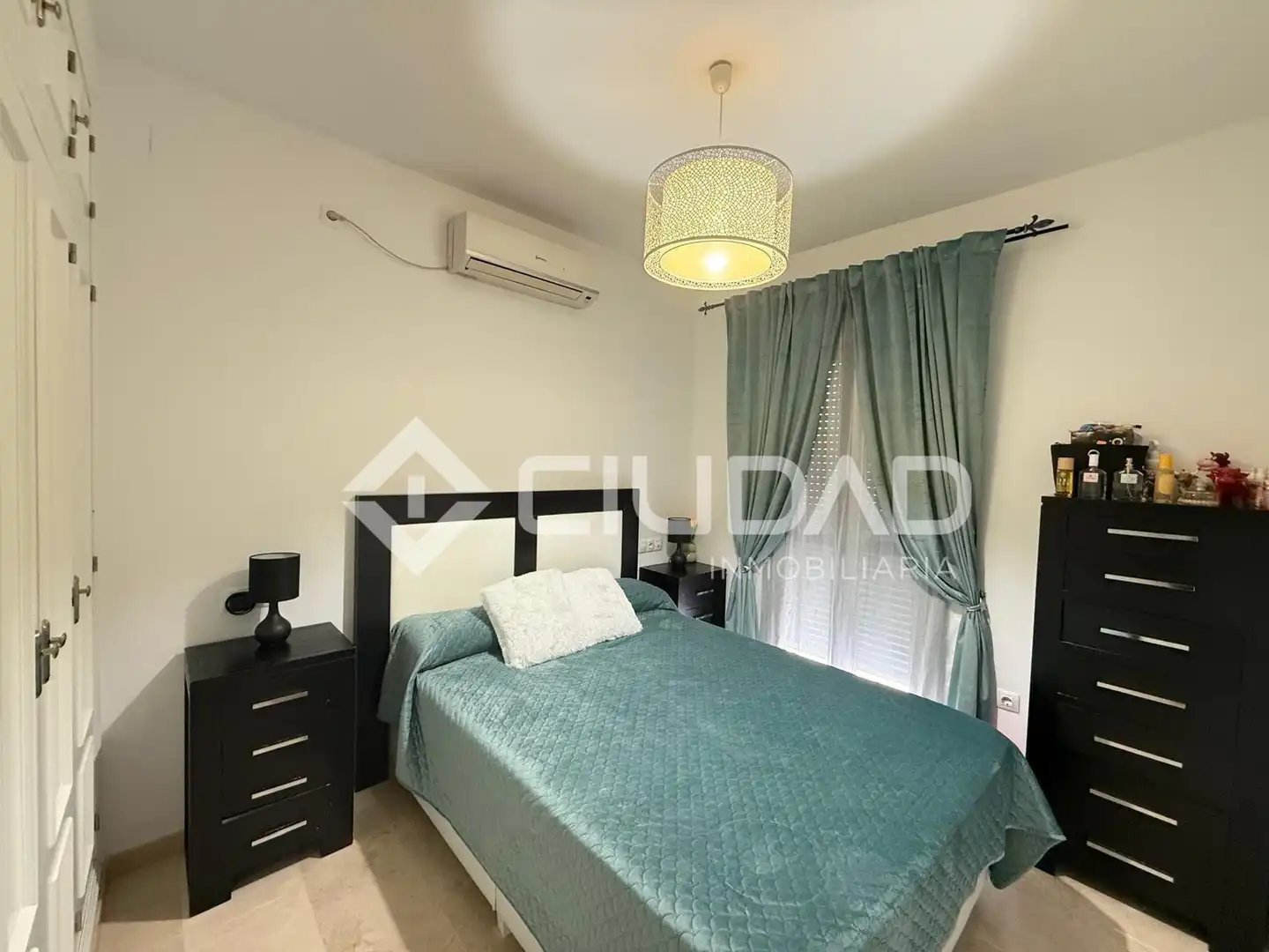 Bedroom of Houses for sale in Chipiona