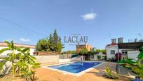 Piscina de Casa o xalet en venda en Cubelles amb Terrassa i Piscina