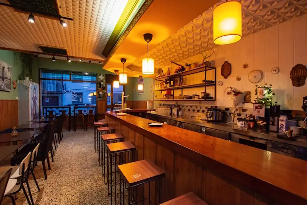Local comercial en alquiler en Rúa dos Basquiños 24, imagen 2