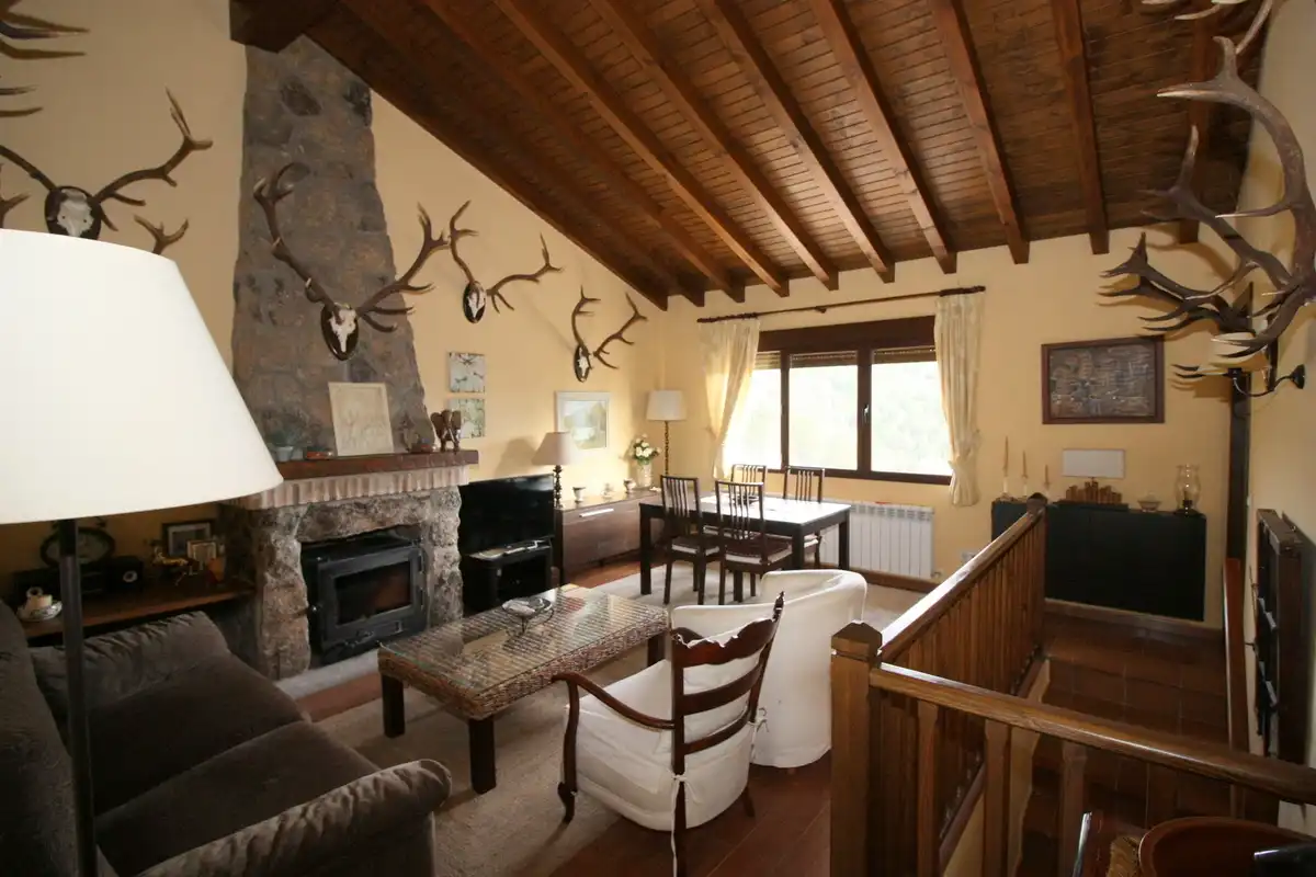 Living room of Country homes for sale in Guisando  with Heating, Private garden and Terrace