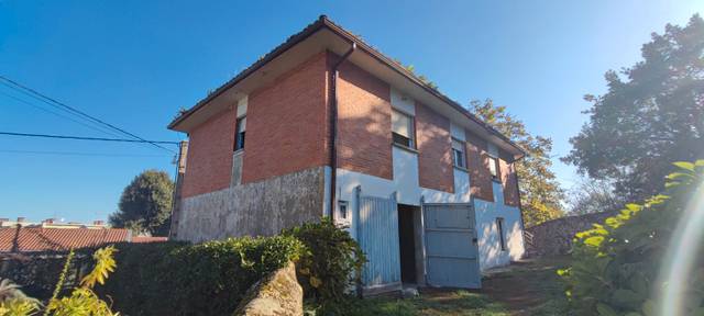 Casa-chalet en Venta en Celorio - Poó - Parres