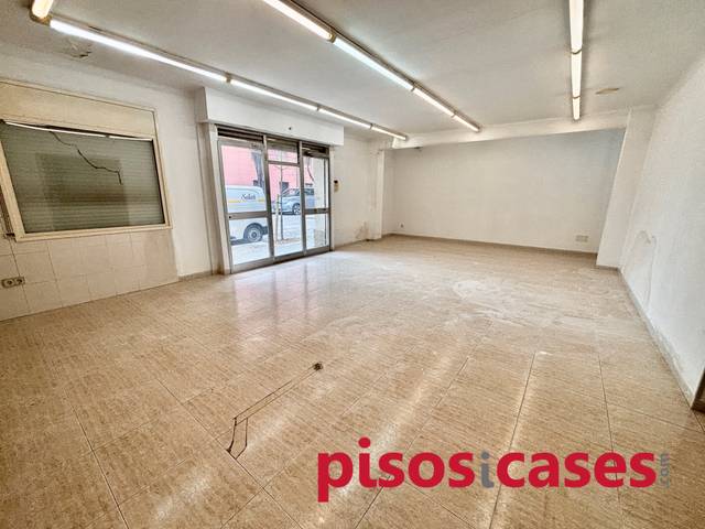 Local comercial en Alquiler en Carrer Mossèn Miquel Rovira en Estadi - Santa Anna