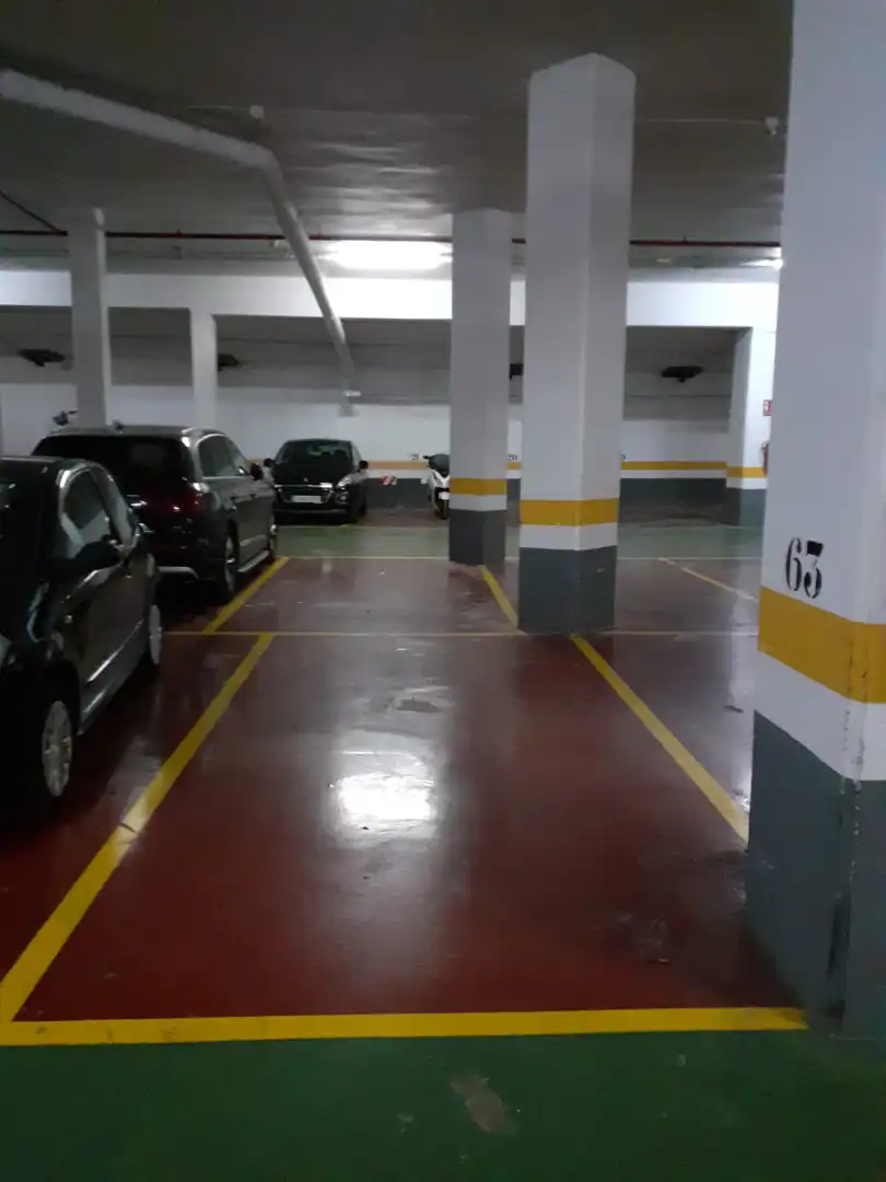 Aparcament de Apartament de lloguer en Valencia amb Aire condicionat, Calefacció i Terrassa