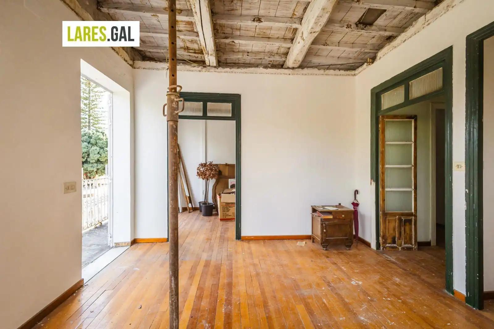Sala d'estar de Casa o xalet en venda en Cangas  amb Terrassa i Traster
